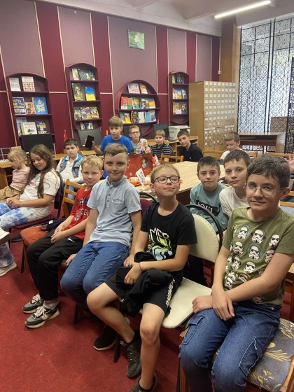 Подорож по Країні Див